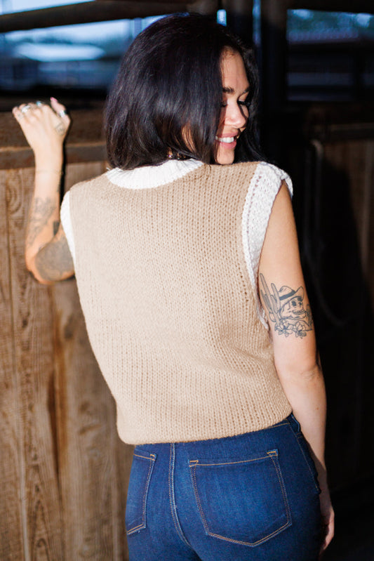Oatmeal Woven Horseshoe Color Contrast Trim Sweater Vest